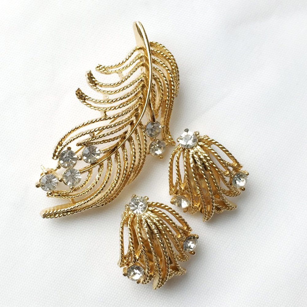 Vintage Lisner Feather Gold Tone White Rhinestones Brooch and Clip On Earrings